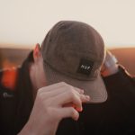 A fronte praceipitium